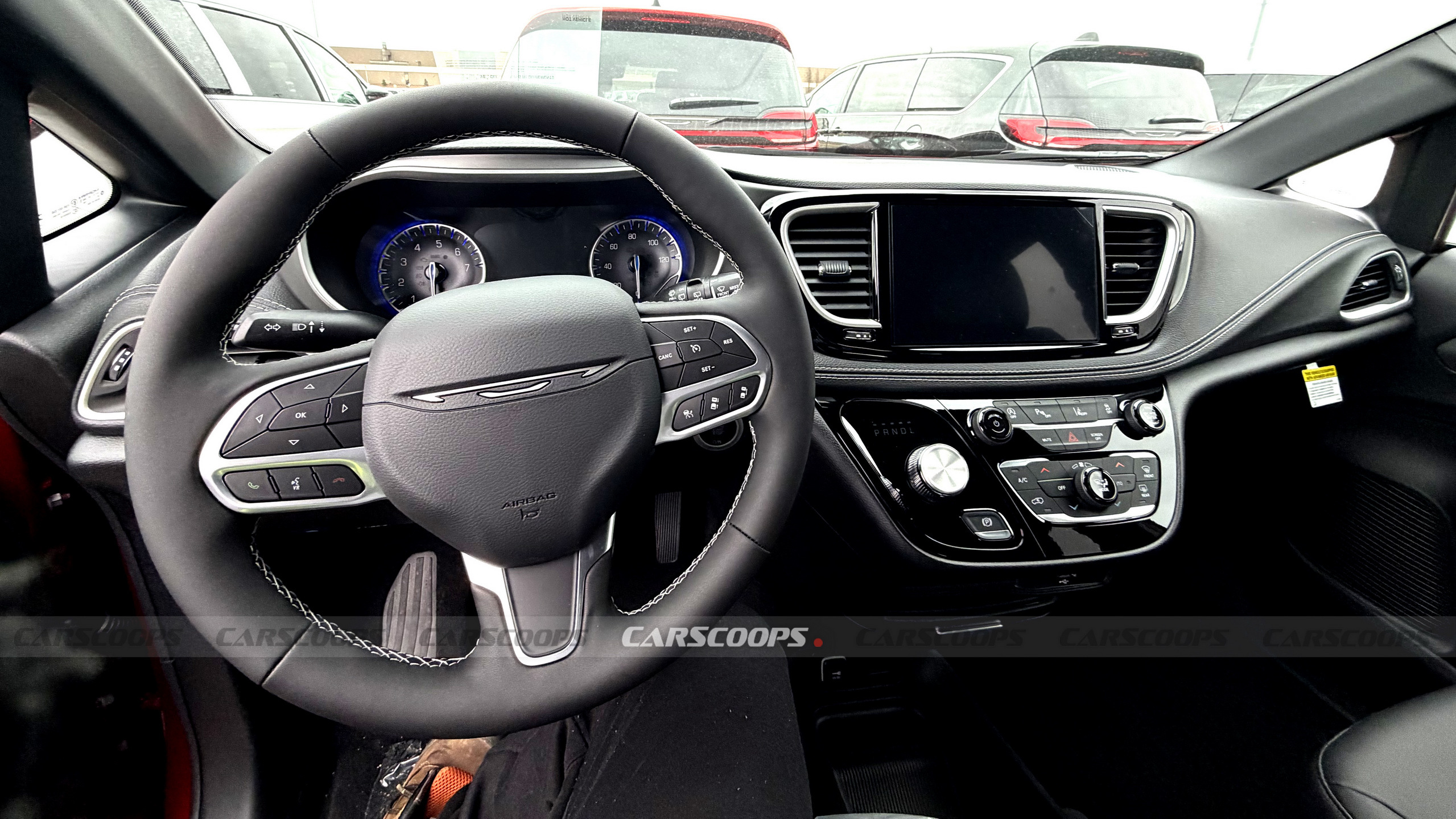 2027 Chrysler Pacifica Facelift: New Face, Same Decade-Old Interior