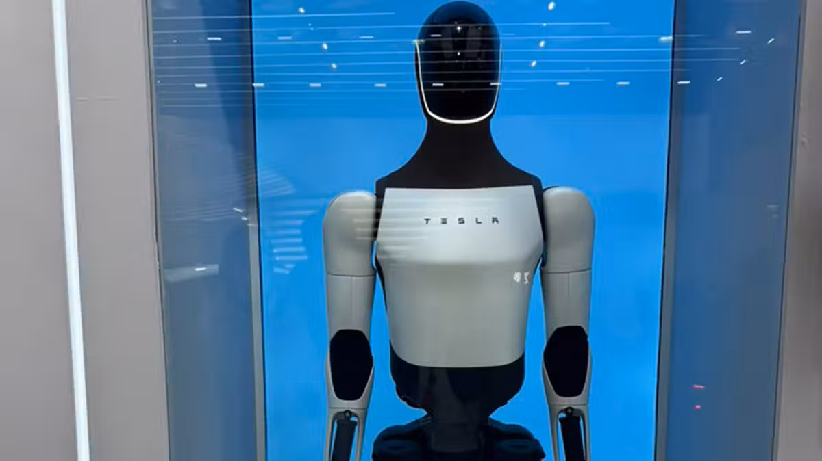 Tesla Showcases Gen 3 Humanoid Robot at Shanghai AWE, Mass Production End 2026